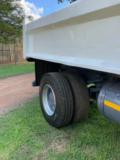 Merc-Benz 6m Tipper Truck