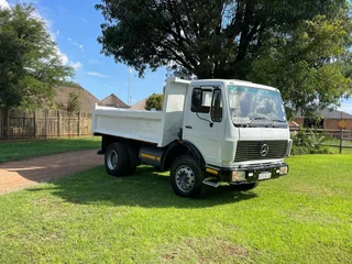 Merc-Benz 6m Tipper Truck