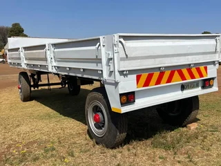 Poole drop side trailer