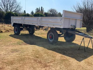 Poole drop side trailer