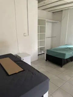 1 bedroom with kitchen and bathroom available to remt