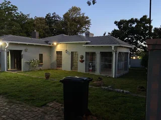 LARGE BEAUTIFUL HOUSE TO RENT