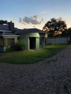 LARGE BEAUTIFUL HOUSE TO RENT