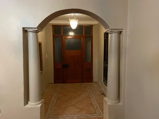 LARGE BEAUTIFUL HOUSE TO RENT
