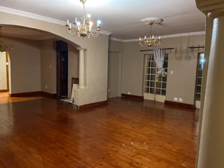 LARGE BEAUTIFUL HOUSE TO RENT