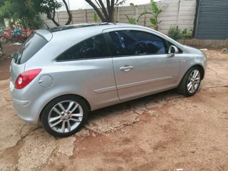 Opel corsa d 1.4 2008 model