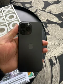 Black IPhone 14 Pro max