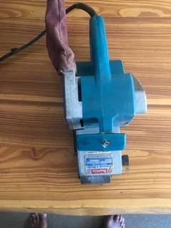 Makita belt sander