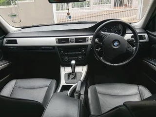 2011 BMW 320i AUTO EXCLUSIVE