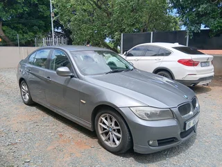 2011 BMW 320i AUTO Exclusive