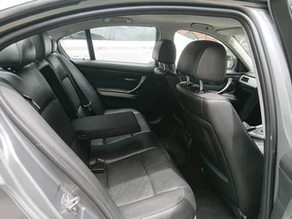 2011 BMW 320i AUTO Exclusive