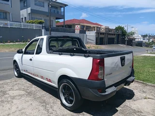 2011 Nissan Np200 1.5 dci