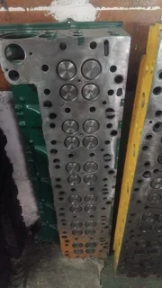 Reconditioned truck cylinder heads