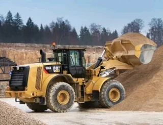 Front end loader operator available, FRONT END LOADER OPERATOR AND FORKLIFT DRIVER available