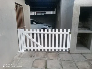 Picket Fence Available Pedestrian gates Pet Fence Garden Fence Security Fence Gates 0769999005