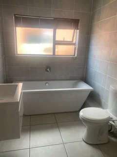 room to rent/apartment to share