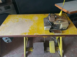 Pegasus Industrial Sewing Machine &#43;Table