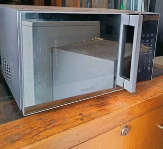 Hisense 24L Microwave