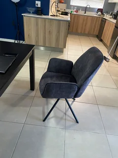 Furn - Ad posted by Lola Bukasa