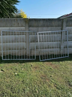 Gelvanised gate