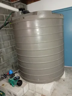 2500litres water tank and pump