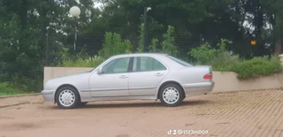 2000 Mercedes-Benz E-Class Sedan