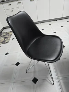 Chair - Ad posted by Amina Haffejee