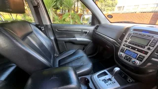 2011 Hyundai Santa-Fe 2.2 CRDi AWD Auto/Diesel243 000kmServices recordedFull