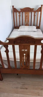 Oak Bed. Vintage. 2m x 1070mm