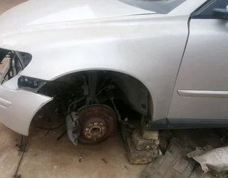 Volvo S40 T5 left Fender