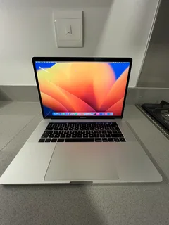 Neat 2017 MacBook Pro 256GB intel Core i7