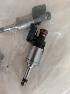 Fuel injectors for ford from a running vehicle R1300