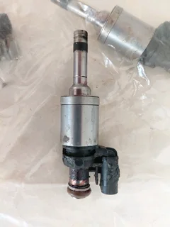 Fuel injectors for ford from a running vehicle R1300