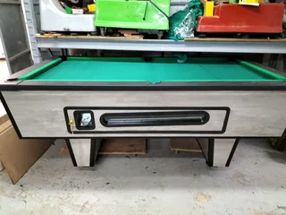 Pool table BRAND NEW COIN SLOT