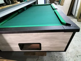 Pool table BRAND NEW COIN SLOT