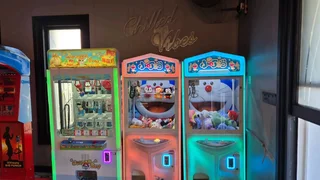 Claw machine teddy bear coin operated R9500