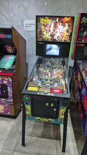 Arcade machine coin operated R4500