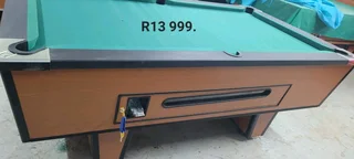 UNITED BRAND NEW POOLTABLE R13999
