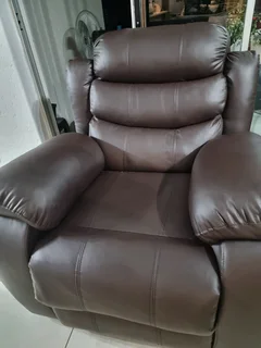 Full Euro Leather – Premium touch, sleek look, and easy to clean