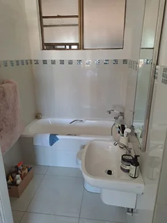 2 Bedroom 2 Bathroom Apartment TO LET Hawaan View  Umhlanga Rocks ON THE BEACH FRONT