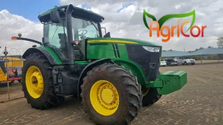 2015 John Deere 7210R TRJ865