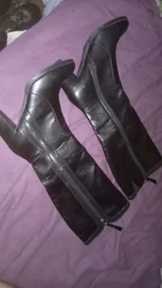 Women&#39;s leather boots