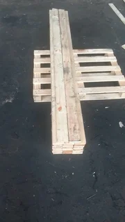 Pallet wood and plywood boards
