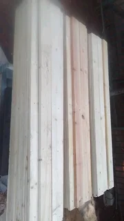 Pallet striped planks in bundles