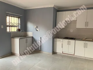 Neat Modern 1 Bed 1 Bath Unit To Let