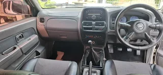 2016 diesel np300 hardbody 4x2