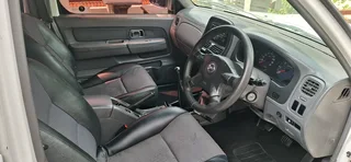 2016 diesel np300 hardbody 4x2