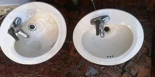 Wash basins with mixers x 2