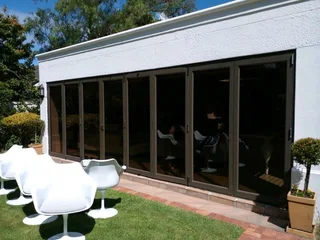 Reflective &amp; non reflective solar control to glass