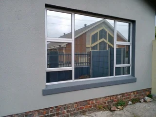 Reflective &amp; non reflective solar control to glass